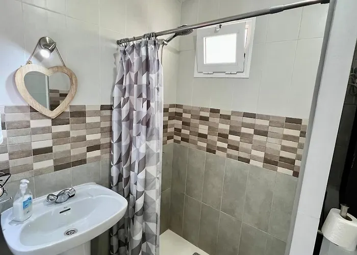 Sol - Cozy Apartment, Communal Pool 아파트 *