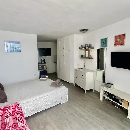 Sol - Cozy Apartment, Communal Pool 公寓