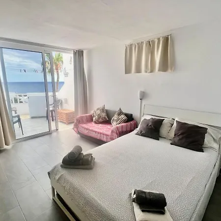 Sol - Cozy Apartment, Communal Pool *