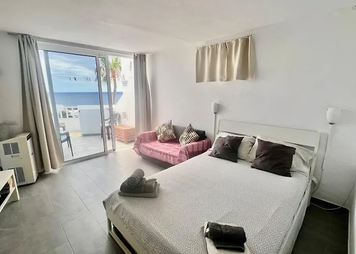 Sol - Cozy Apartment, Communal Pool *